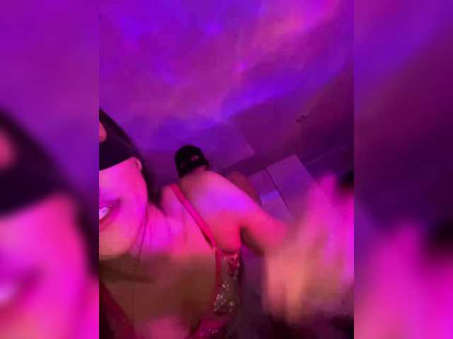 go to chat with Azia_love_