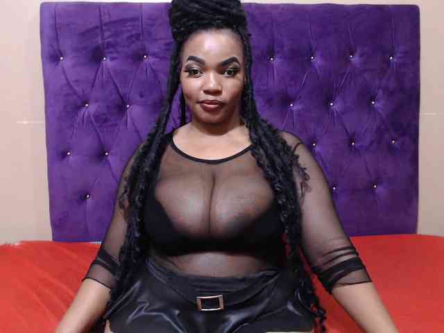 sexyeboncurvy webcam