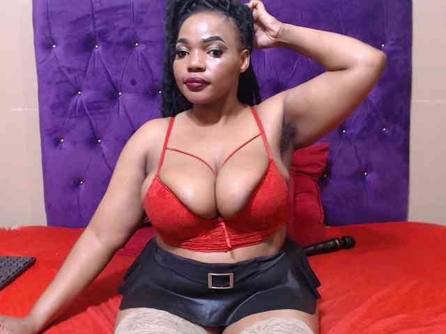 sexyeboncurvy webcam
