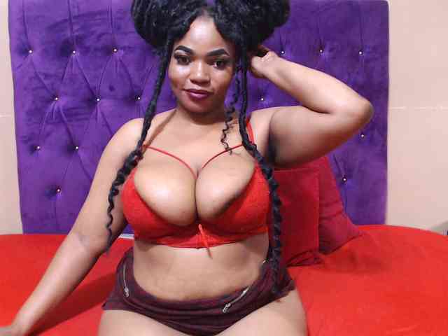sexyeboncurvy webcam