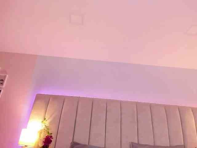 EllaThorne webcam