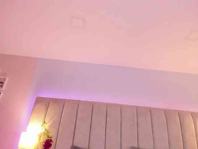 EllaThorne webcam