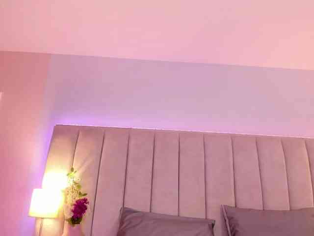 EllaThorne webcam