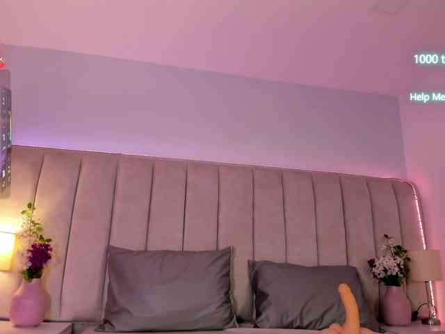 EllaThorne webcam