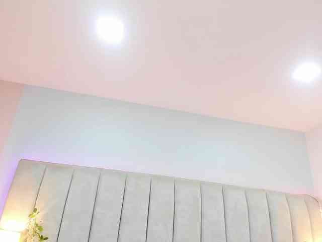 EllaThorne webcam