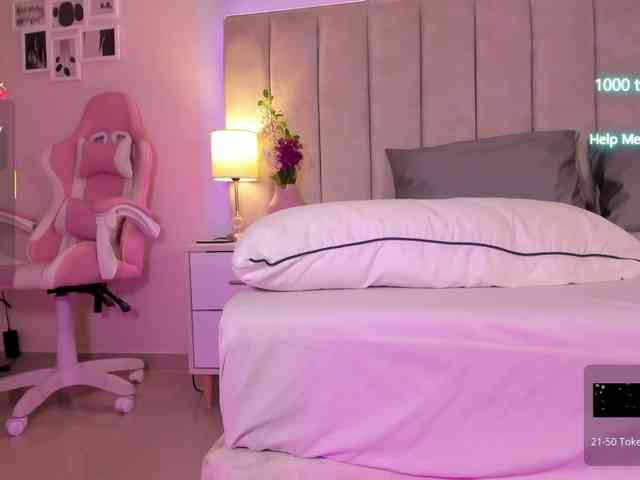 EllaThorne webcam