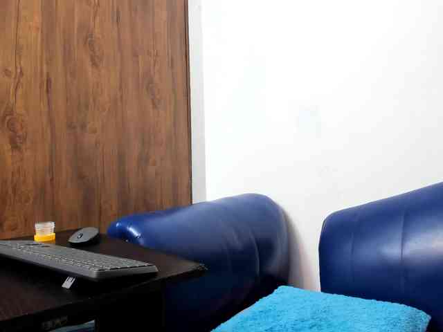Skinny-Mature webcam