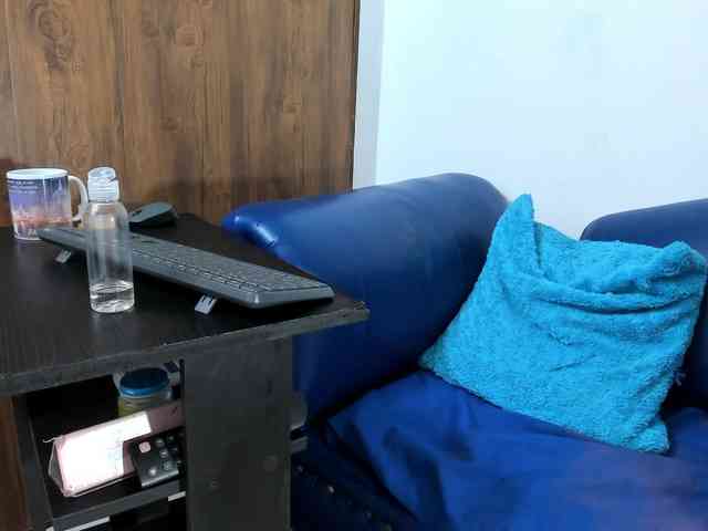 Skinny-Mature webcam