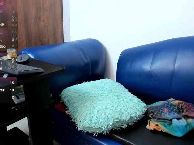 Skinny-Mature webcam