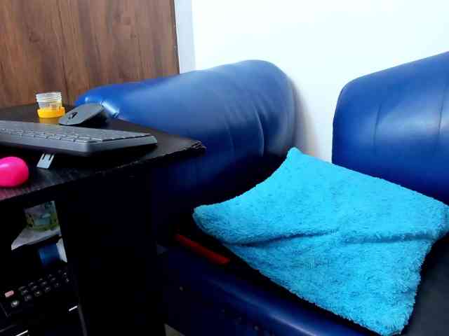 Skinny-Mature webcam