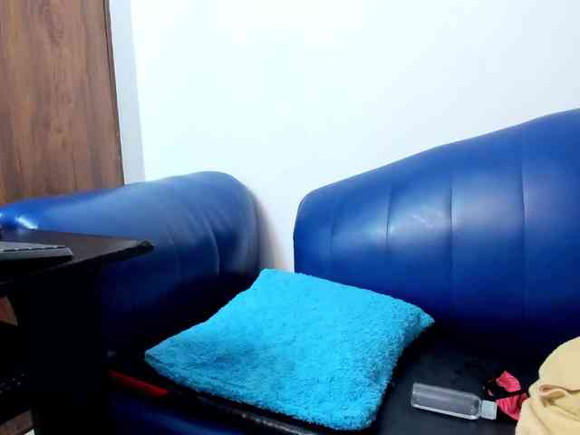 Skinny-Mature webcam