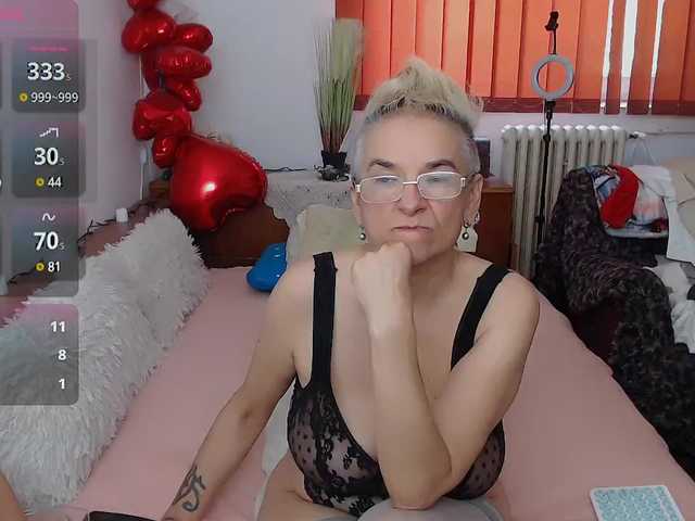 MilfDolores webcam