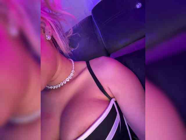 LucyRouse webcam