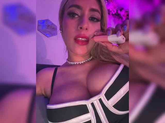 LucyRouse webcam