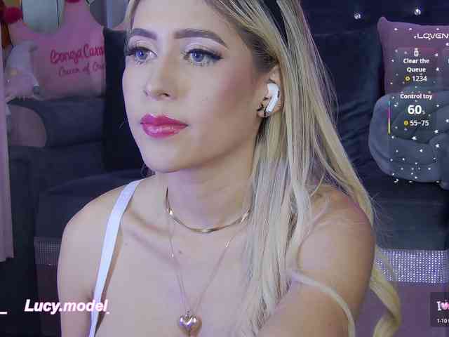 LucyRouse webcam