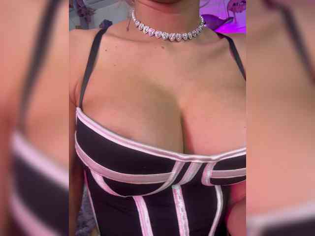 LucyRouse webcam