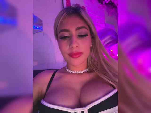 LucyRouse webcam