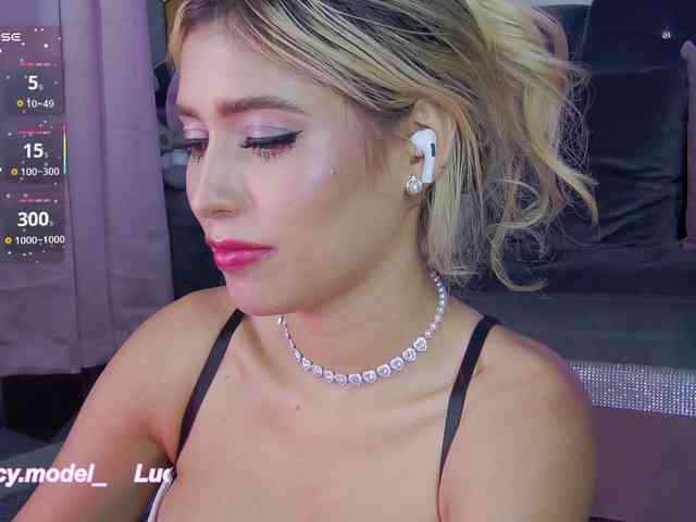 LucyRouse webcam