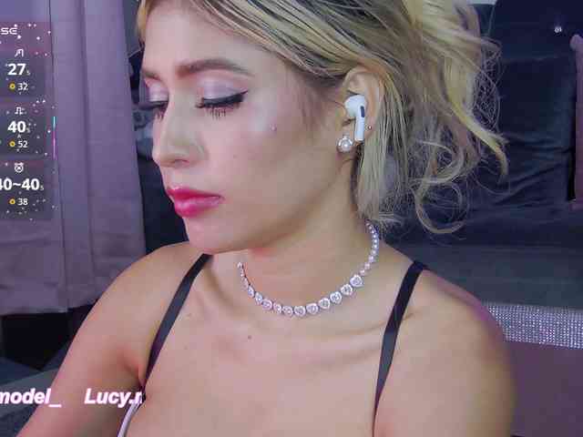 LucyRouse webcam