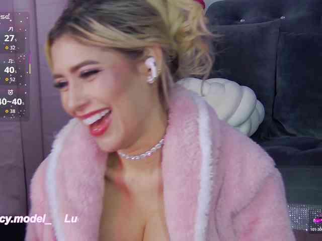 LucyRouse webcam