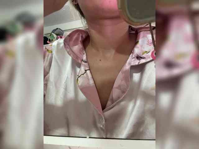 LucyRouse webcam