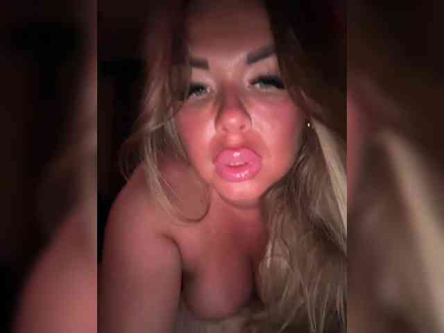VictoriaFoxxx webcam