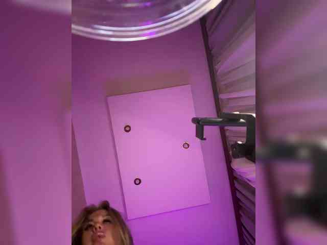 VictoriaFoxxx webcam