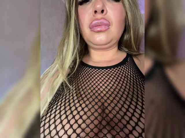VictoriaFoxxx webcam