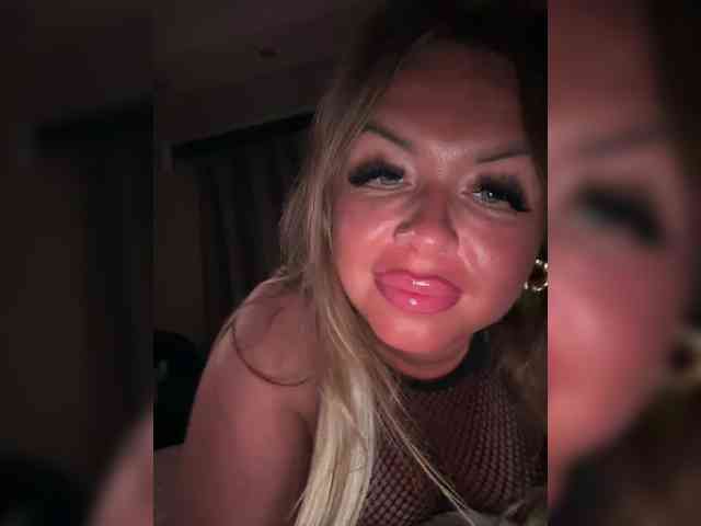 VictoriaFoxxx webcam