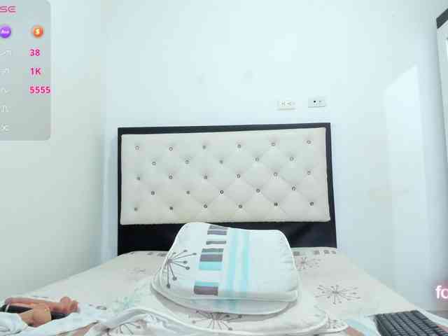 CuteLatinax webcam