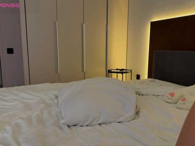 Entra en el chat con el modelo YESSASHA YESSASHA