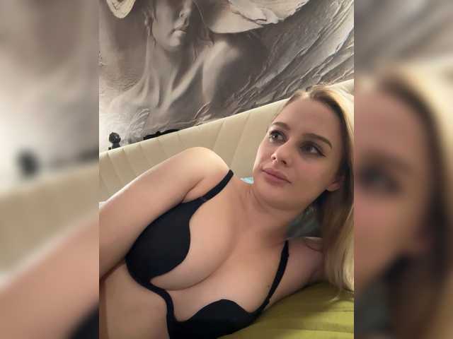 Entrez le videochat erotique avec le
modèle _Katrinka_ _Katrinka_