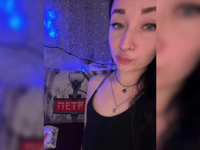 Entra en el chat con el modelo _dashulka_ _dashulka_