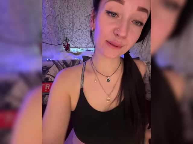 Entra en el chat con el modelo _dashulka_ _dashulka_