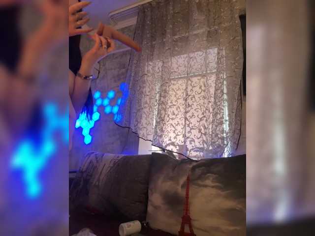 Vai a chattare su _dashulka_ _dashulka_