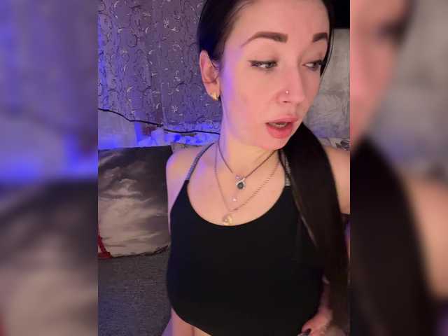 Entrez le videochat erotique avec le
modèle _dashulka_ _dashulka_