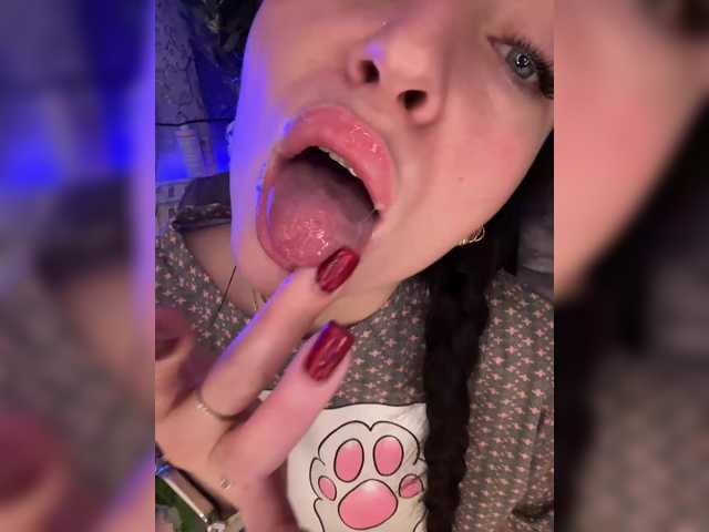 Gratis Live Sexcam mit _dashulka_ _dashulka_