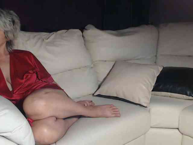 SquirtyMOMMY webcam