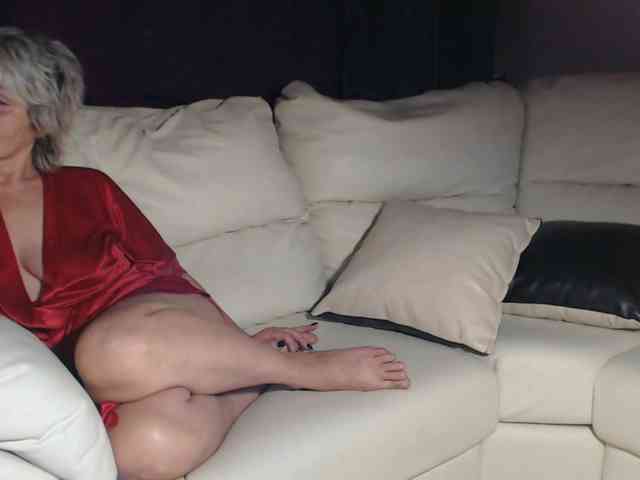 SquirtyMOMMY webcam