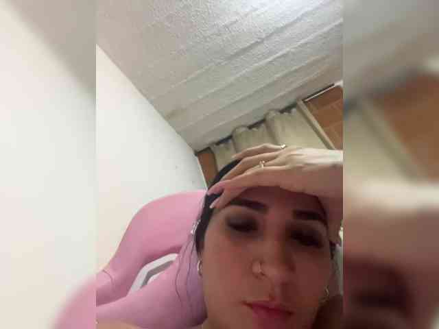 britt-grey webcam
