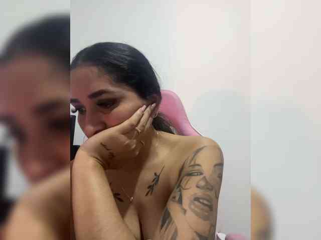 britt-grey webcam