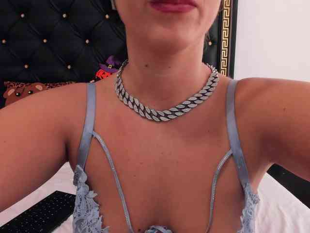 PreciousAilly webcam