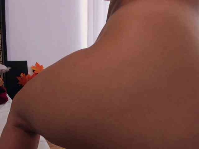 PreciousAilly webcam