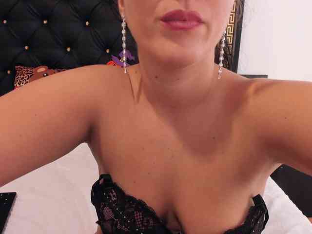 PreciousAilly webcam