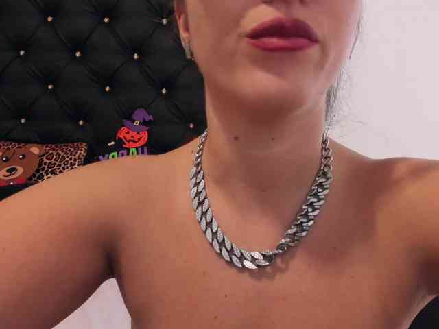 PreciousAilly webcam