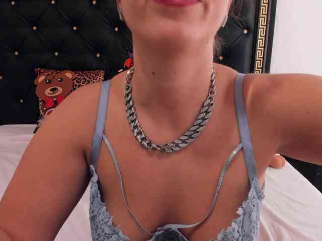 PreciousAilly webcam