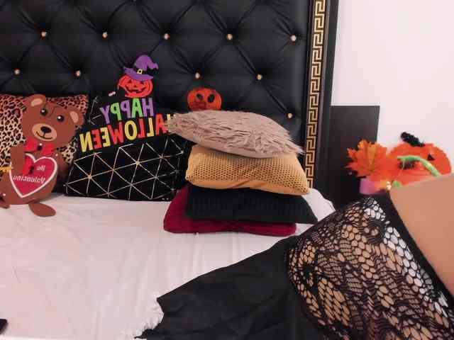 PreciousAilly webcam