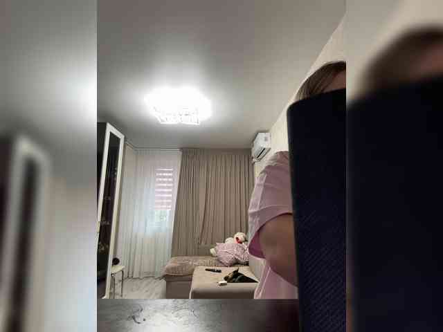KateMid webcam