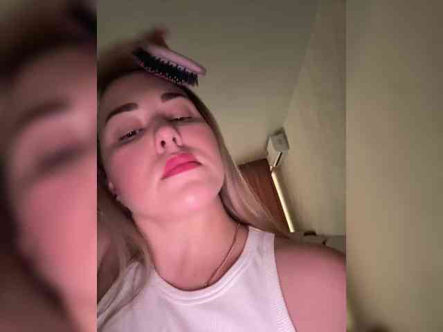 KateMid webcam
