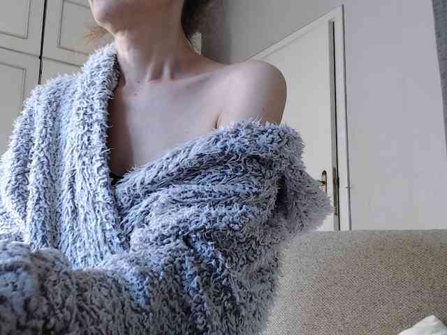 DeesseDivine webcam